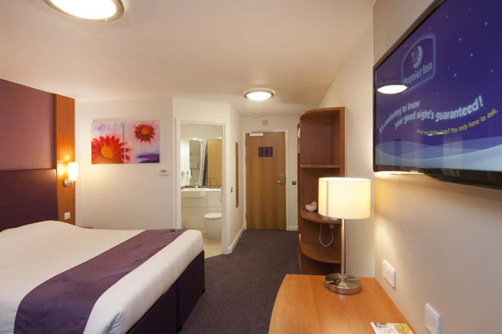 Premier Inn London Euston Room photo